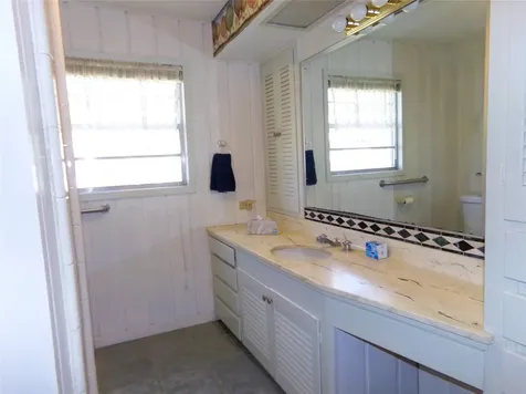 504 N West Street Weimar TX 78962