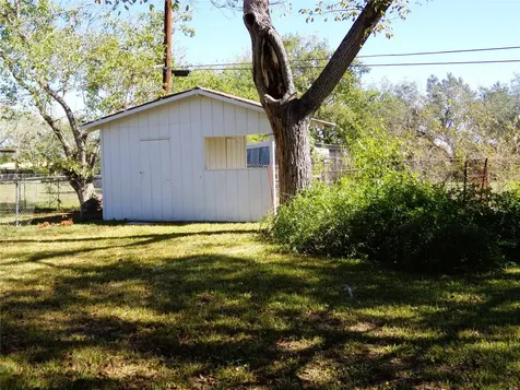504 N West Street Weimar TX 78962