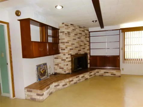 504 N West Street Weimar TX 78962
