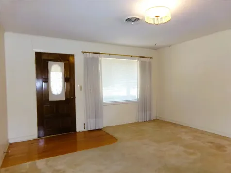 504 N West Street Weimar TX 78962