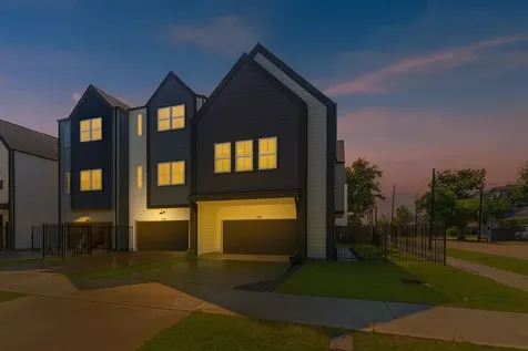 4329 Arlington Street Houston TX 77022