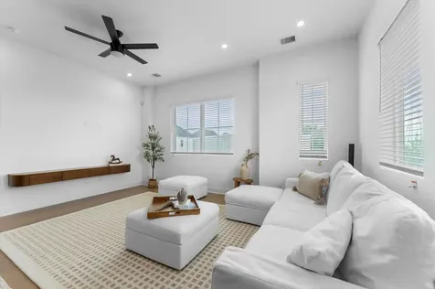 4329 Arlington Street Houston TX 77022