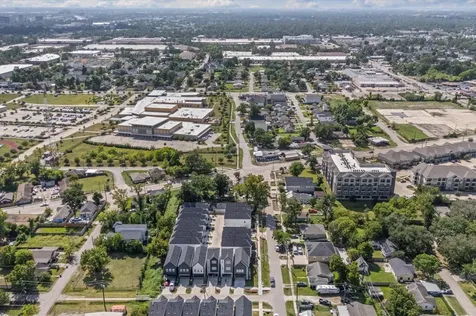 4329 Arlington Street Houston TX 77022