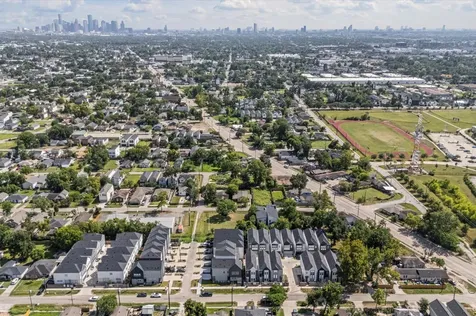4329 Arlington Street Houston TX 77022