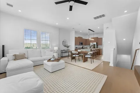 4329 Arlington Street Houston TX 77022