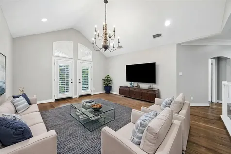 4909 Spruce Street Bellaire TX 77401