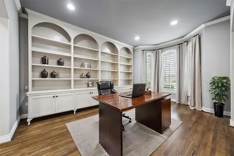 4909 Spruce Street Bellaire TX 77401