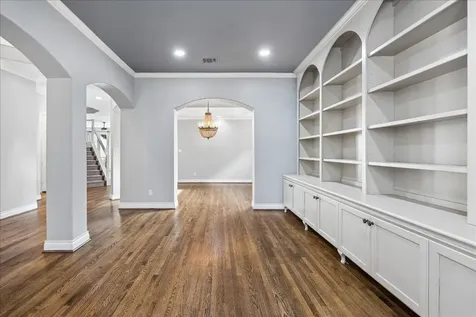 4909 Spruce Street Bellaire TX 77401