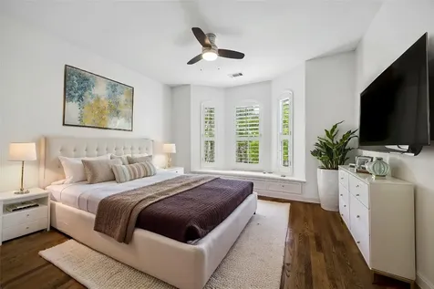 4909 Spruce Street Bellaire TX 77401