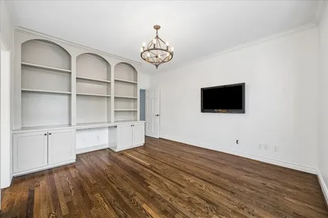 4909 Spruce Street Bellaire TX 77401