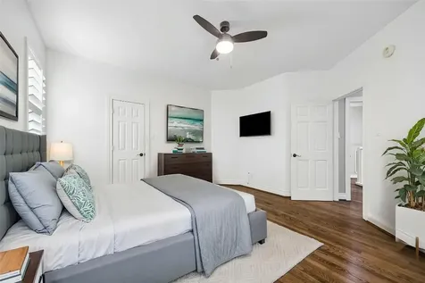 4909 Spruce Street Bellaire TX 77401
