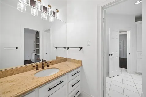 4909 Spruce Street Bellaire TX 77401