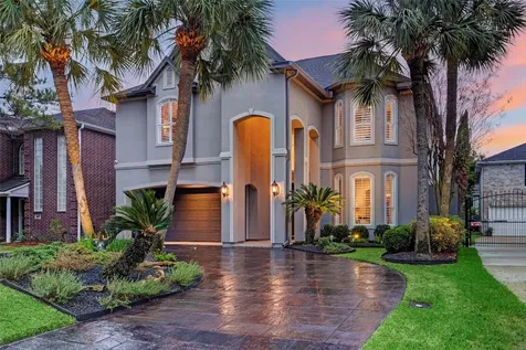 4909 Spruce Street Bellaire TX 77401