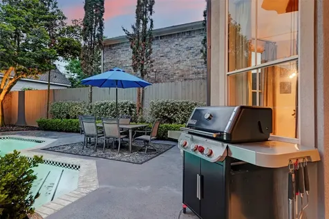 4909 Spruce Street Bellaire TX 77401
