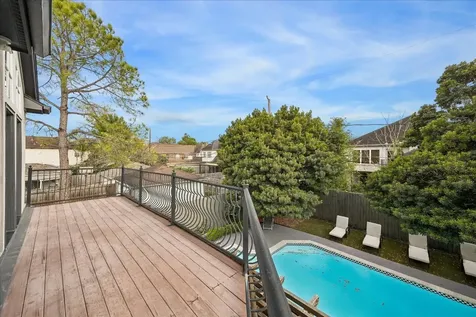 4909 Spruce Street Bellaire TX 77401