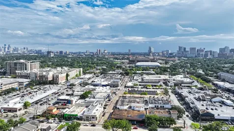 4909 Spruce Street Bellaire TX 77401