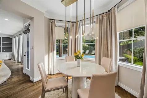 4909 Spruce Street Bellaire TX 77401