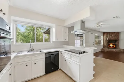 430 Eastwood Drive New Caney TX 77357