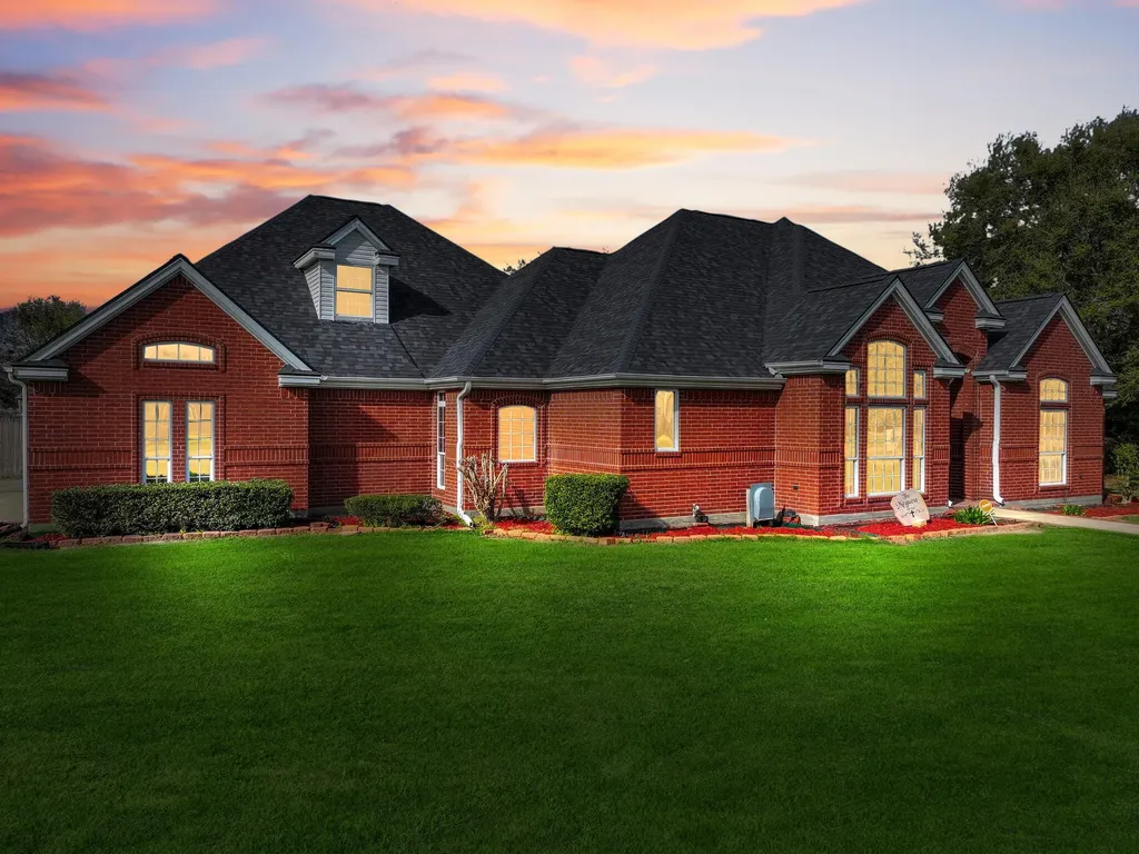 520 Meadow Lane Winnie TX 77665
