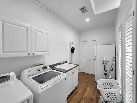 520 Meadow Lane Winnie TX 77665