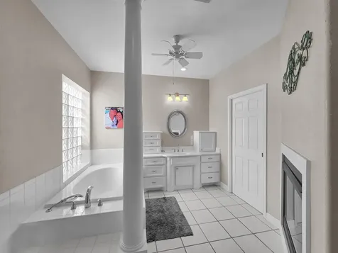 520 Meadow Lane Winnie TX 77665