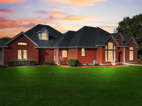 520 Meadow Lane Winnie TX 77665