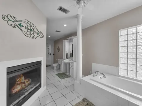 520 Meadow Lane Winnie TX 77665