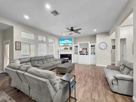 520 Meadow Lane Winnie TX 77665