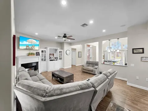 520 Meadow Lane Winnie TX 77665