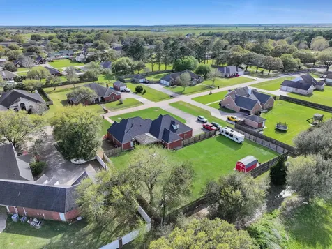 520 Meadow Lane Winnie TX 77665