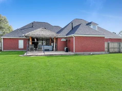 520 Meadow Lane Winnie TX 77665