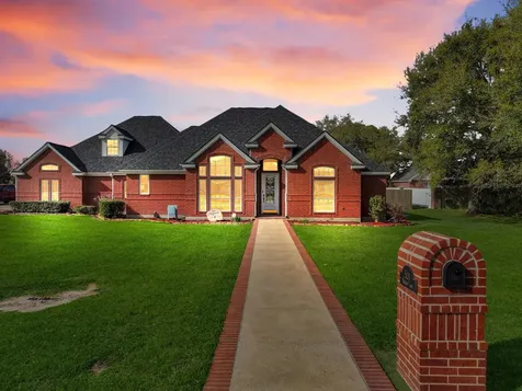 520 Meadow Lane Winnie TX 77665