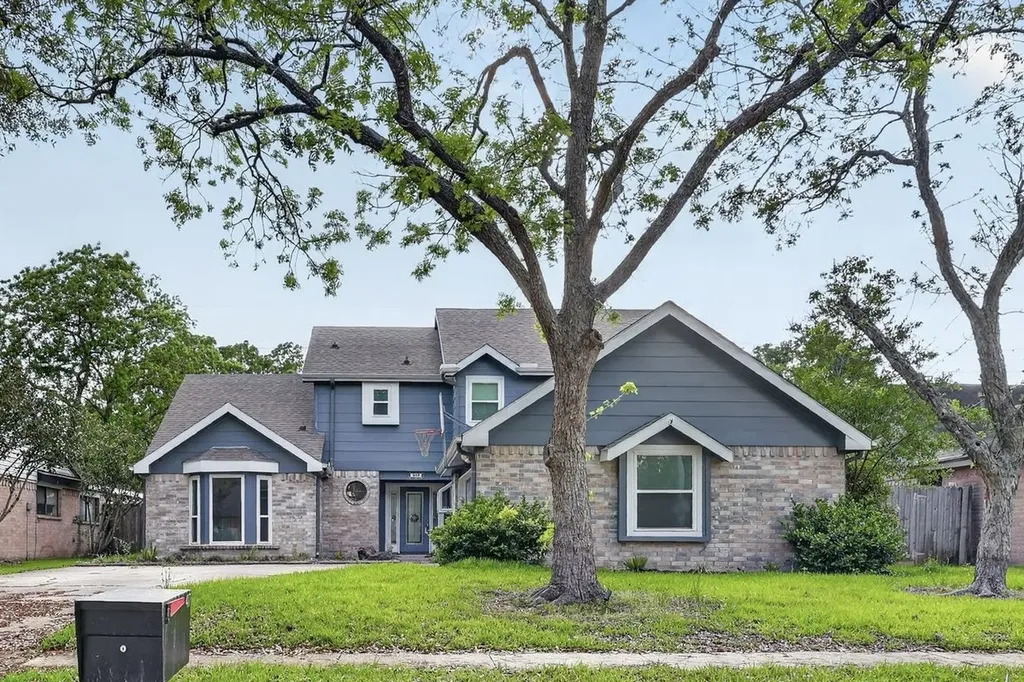 417 W Hillary Circle Sugar Land TX 77498