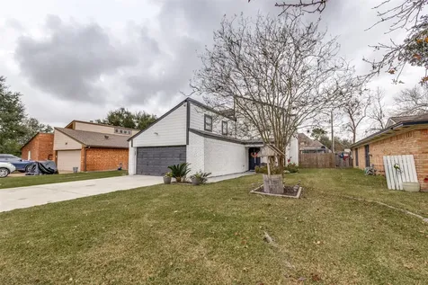 605 S Remington Drive Angleton TX 77515