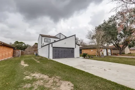 605 S Remington Drive Angleton TX 77515