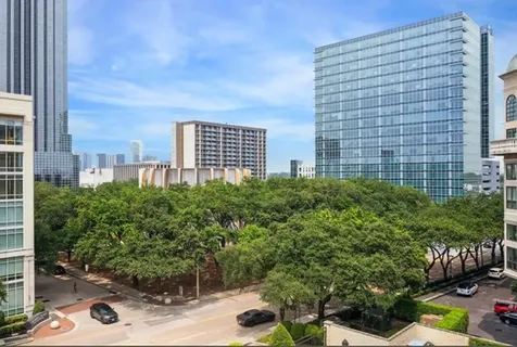 5005 Hidalgo Street 601 Houston TX 77056