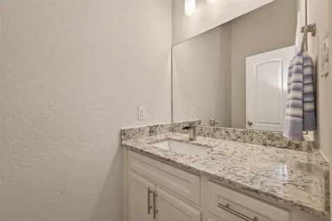 2020 Mcgowen Street O Houston TX 77004