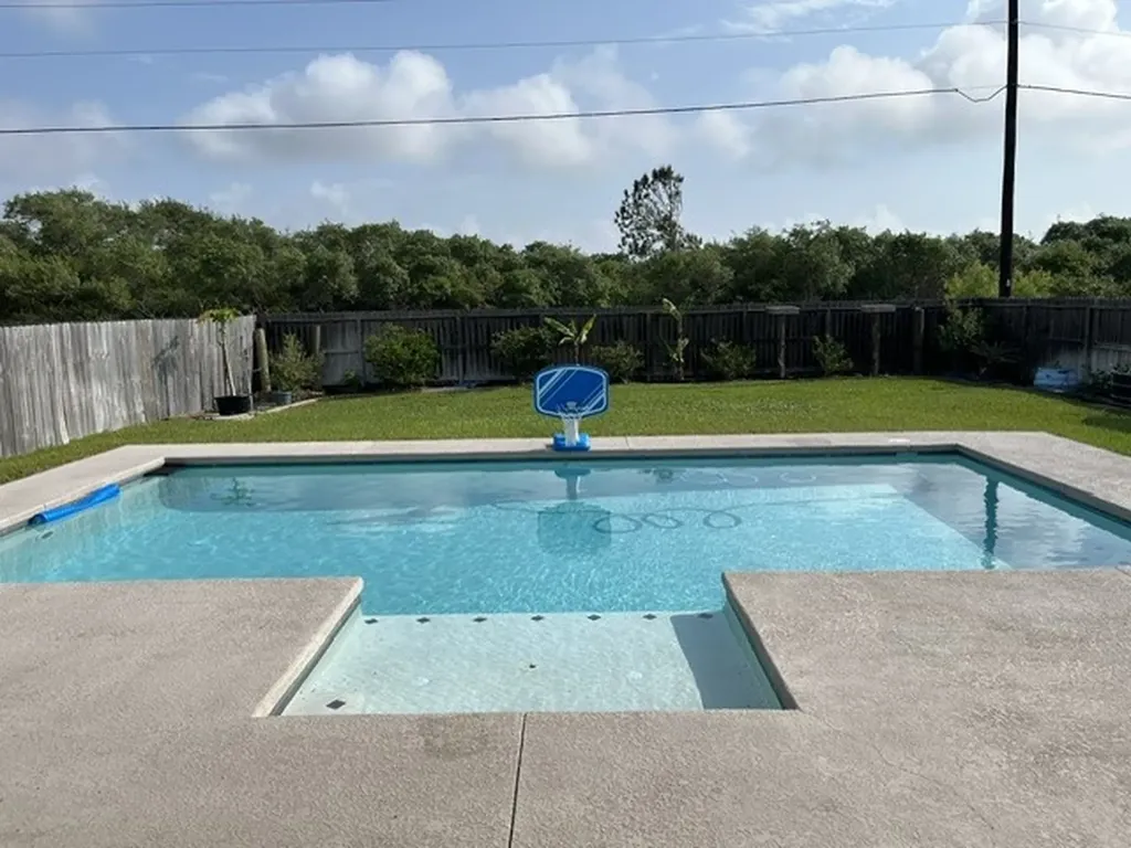 1538 Oak Hill Drive Corpus Christi TX 78418