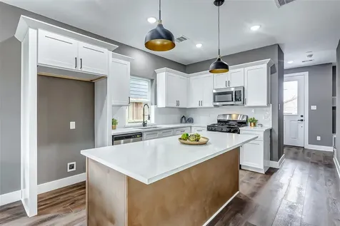 8008 Sunbury Street Houston TX 77028