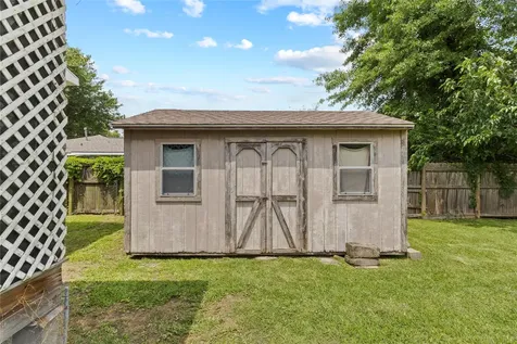 709 Dallas Street Port Neches TX 77651