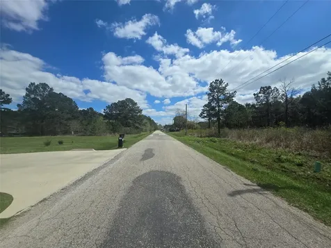 287 County Road 688 Dayton TX 77535