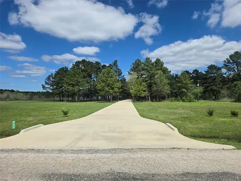 287 County Road 688 Dayton TX 77535