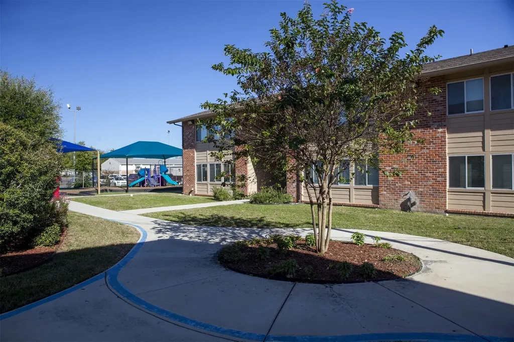 1215 Castroville Road San Antonio TX 78237
