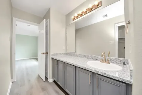 882 Darbydale Crossing Lane Houston TX 77090