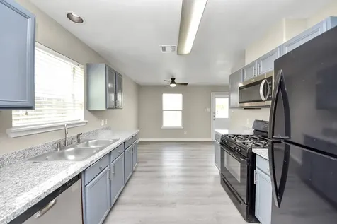 882 Darbydale Crossing Lane Houston TX 77090