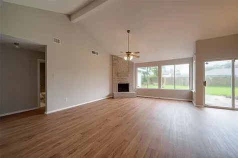 1126 W Belgravia Drive Pearland TX 77584