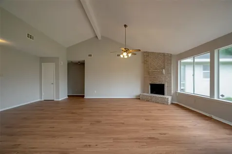 1126 W Belgravia Drive Pearland TX 77584