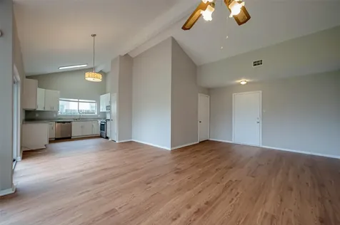1126 W Belgravia Drive Pearland TX 77584