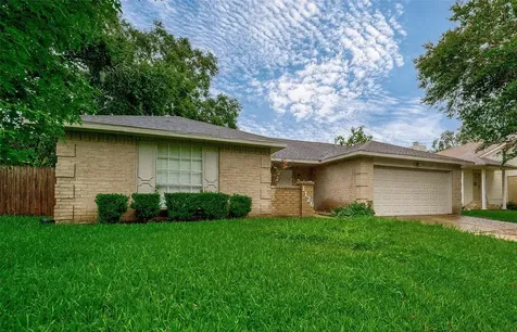 1126 W Belgravia Drive Pearland TX 77584