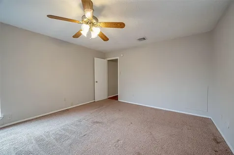 1126 W Belgravia Drive Pearland TX 77584